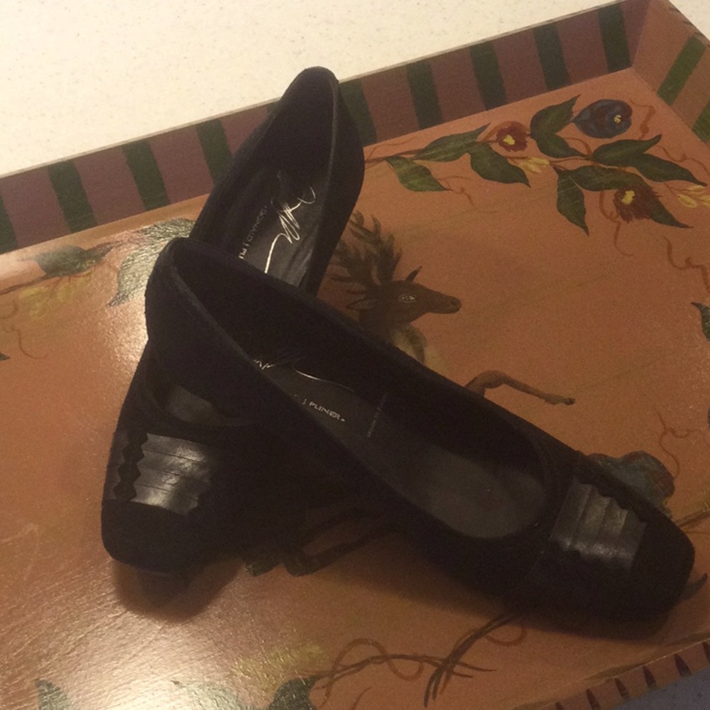 Donald Pliner kitten heels. Great condition